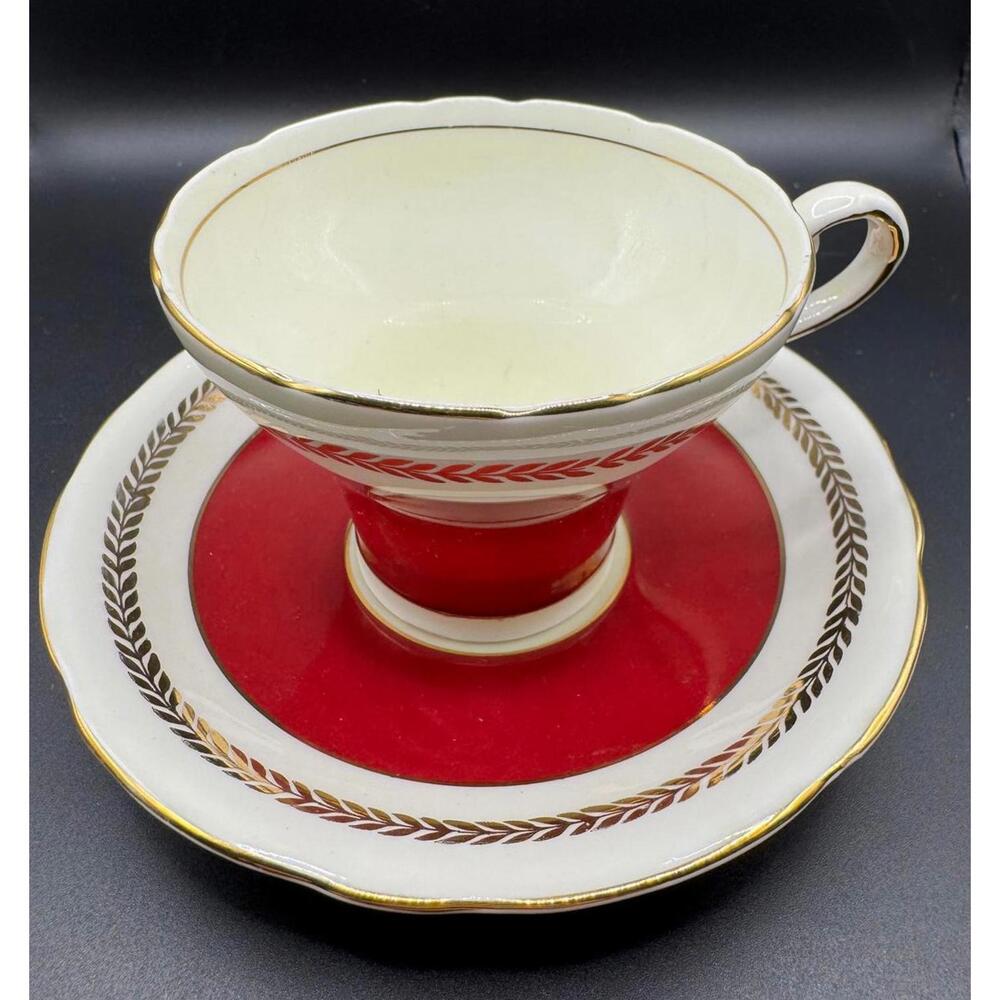 Teacup and Saucer Set. Vintage. Aynsley. England